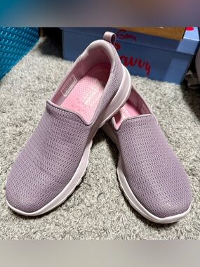 Skechers GO WALK Joy - Aurora Slip-On Sneakers (Lt Mauve) (Women's Size 7)